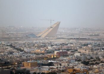 Saudi Arabia scales back salary premiums for foreign talent, recruiters say
