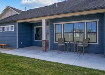 Single vs Double Hung Windows: Cost, Safety, Energy Efficiency