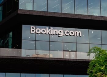 This New Hotel Reservation Scam Is Fooling People Who Use Sites Like Booking.com