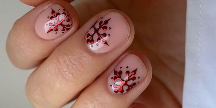 15 Short Christmas Nail Ideas: Chrome Snowflakes & Bows