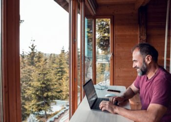 5 High-Dividend Stocks Close to Closing Out the Year in the Green