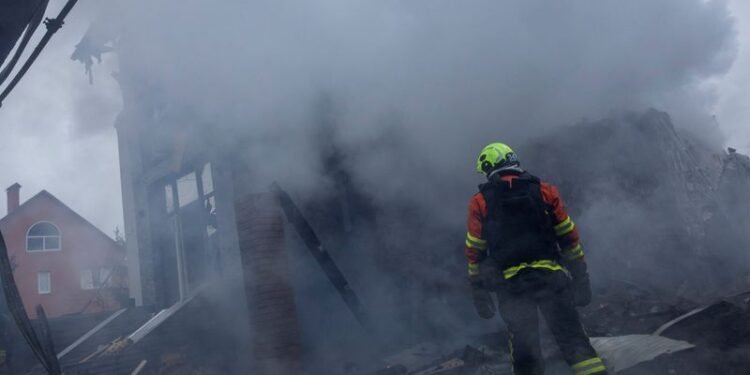 Analysis-Trump's push to end Ukraine war raises fears of 'ugly deal' for Europe