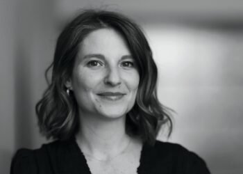 Author tells of discovering $200,000 in debt in her name