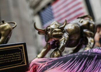 Bank of America survey shows record low cash level