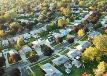 Destra multi-alternative fund moves away from real estate