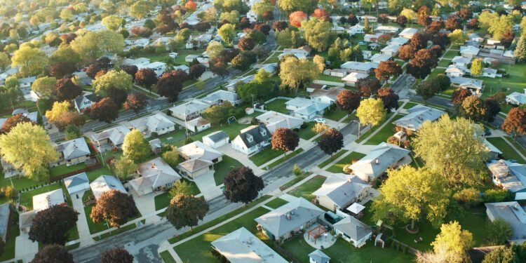 Destra multi-alternative fund moves away from real estate