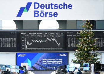 European shares slip before Fed decision; investors sift corporate news