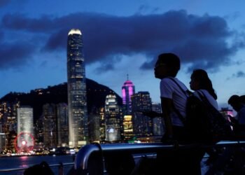 Hong Kong expects 3.2% growth this year, seeks to maintain momentum