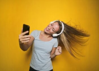 How to choose a LinkedIn profile picture