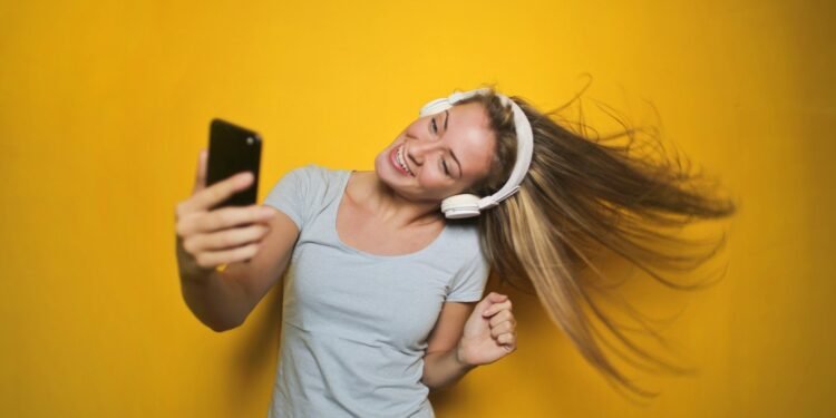 How to choose a LinkedIn profile picture