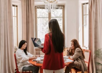 How to write a management CV