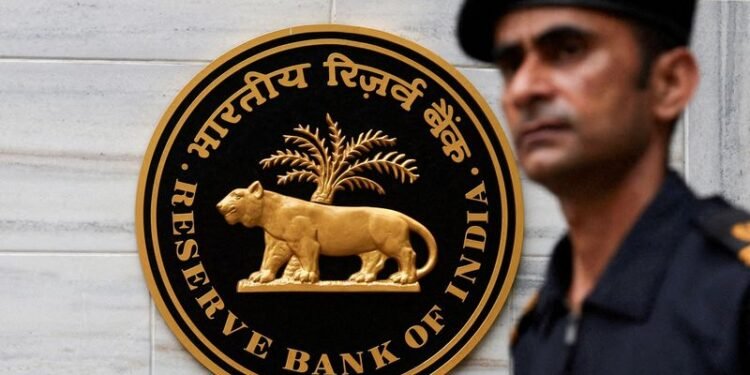 India central bank cuts key rate, boosts liquidity