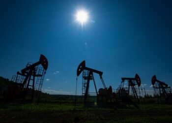 Oil moves lower on Ukraine talks, weak China data