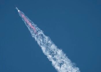 SpaceX may be the biggest IPO ever next year. How to play it right now