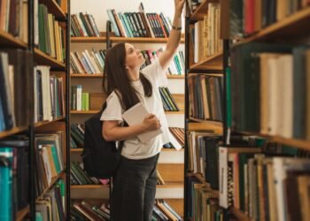 Student loan borrowers unaware of income-based plans, forgiveness options