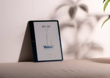 TCL Is Launching a Digital Notebook, and It's Like a Smoother Kindle Scribe Colorsoft