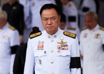 Thai PM sets course for early election amid border and parliamentary unrest