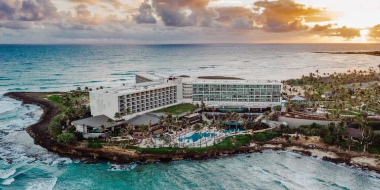 The Best Family-Friendly Resorts in Hawaii, According to a Local