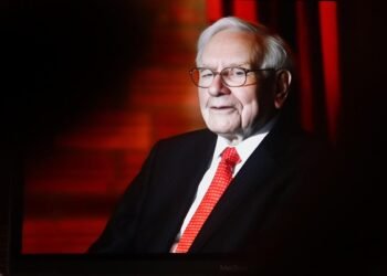 Warren Buffett Warns That During Bubbles, Stock Prices and Earnings Will ‘Diverge,’ But They Can’t ‘Continuously Overperform Their Businesses’
