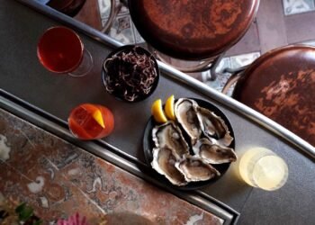 27 Best Bars in Paris