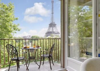 7 Parisian Airbnbs With Views of the Eiffel Tower