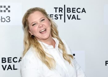 Amy Schumer buys a Manhattan apartment for $6.25 million, then officially files for ‘amicable’ divorce from Chris Fischer