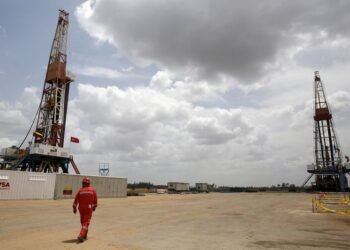 Analysis-No quick wins in tapping Venezuela’s oil reserves