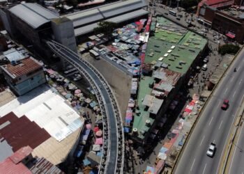 Analysis-Venezuela debt rally belies complex creditor web, political quagmire