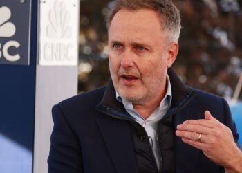 BNY raises profit target, CEO Robin Vince says 'turnaround' taking hold