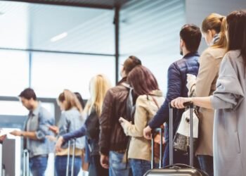 Boarding a plane has become ‘elitist,’ passengers say — but airlines profit off premium travelers getting priority status