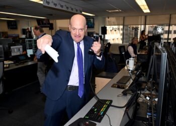 CNBC’s stock is in turmoil: Versant shares pummeled for the third day in a row after spinoff