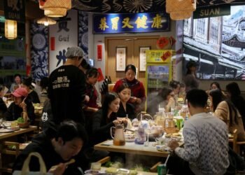 China plans new measures to spur consumption, shifts focus to services