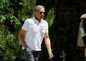 Disney’s Iger plans to step down as CEO before contract expires, WSJ reports