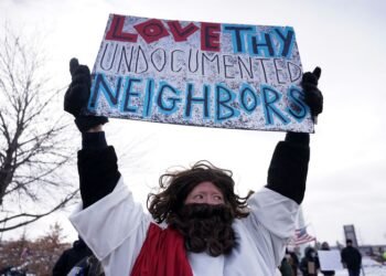 Duelling rallies planned in Minneapolis as ICE keeps area on edge