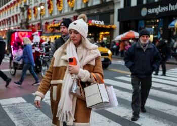 Even wealthy Americans are starting to worry more about their jobs