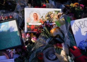 Exclusive-ICE officers in Minnesota directed not to interact with ’agitators’ in new orders