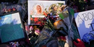 Exclusive-ICE officers in Minnesota directed not to interact with ’agitators’ in new orders