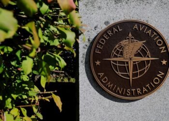 FAA warns airlines on Central, South American flights of potential military actions