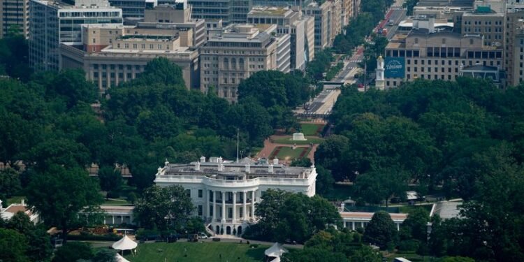 Governors head to White House on Friday to unveil sign to curb power prices, sources say