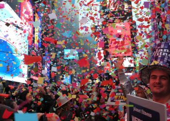 Here are 5 key charts that defined a wild year for global financial markets