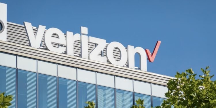 Here's How Much Verizon Will Credit You for Yesterday's Outage