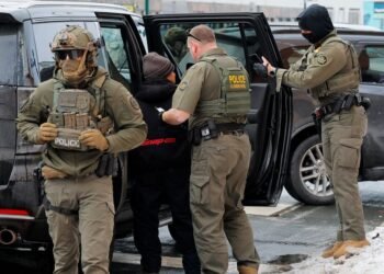 Homeland Security to send hundreds more officers to Minnesota, Noem says