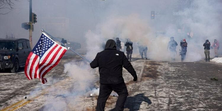 ’It’s time to start doing something.’ Despite risks of violence, Minnesotans step up to take on ICE