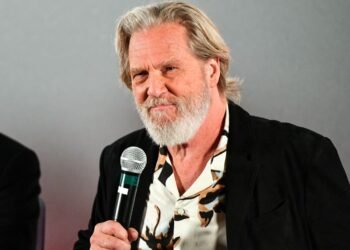 Jeff Bridges lists empty Malibu lot for $4.4 million where family home burned down in wildfire