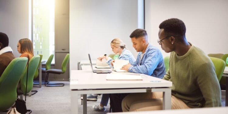 More students are forgoing four-year college, new reports show