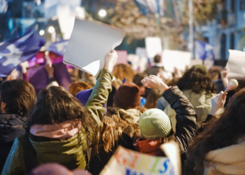 Nine Phone Settings to Change Before Attending a Protest