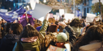 Nine Phone Settings to Change Before Attending a Protest