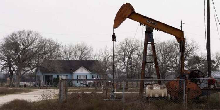 Oil firmer as ebbing Iranian protests lower chance of US attack