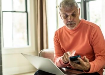 Older workers could use 401(k) money to buy annuities: bipartisan bill