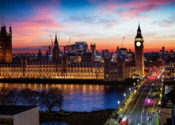 Peers raise alarm over private markets